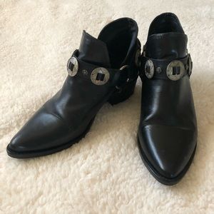 Steve Madden Western Cut Out Bootie